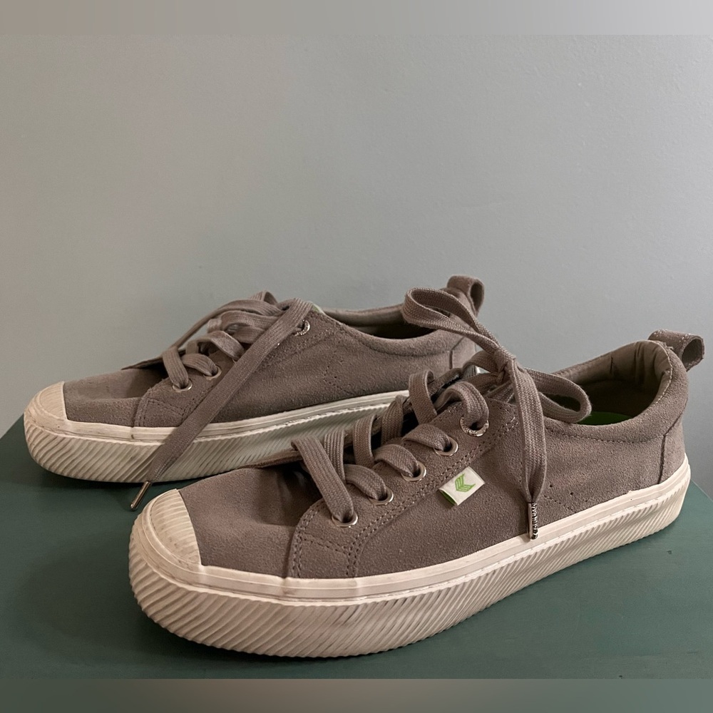 Cariuma low OCA suede sneakers in cloud grey women’s 7 / 7.5 - Picture 3 of 10